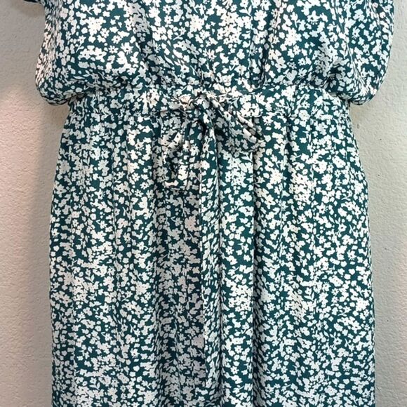 Sienna Sky Women's Floral Green / White V Neck Boho  Midi Dress sz L Feminine - Picture 4 of 14
